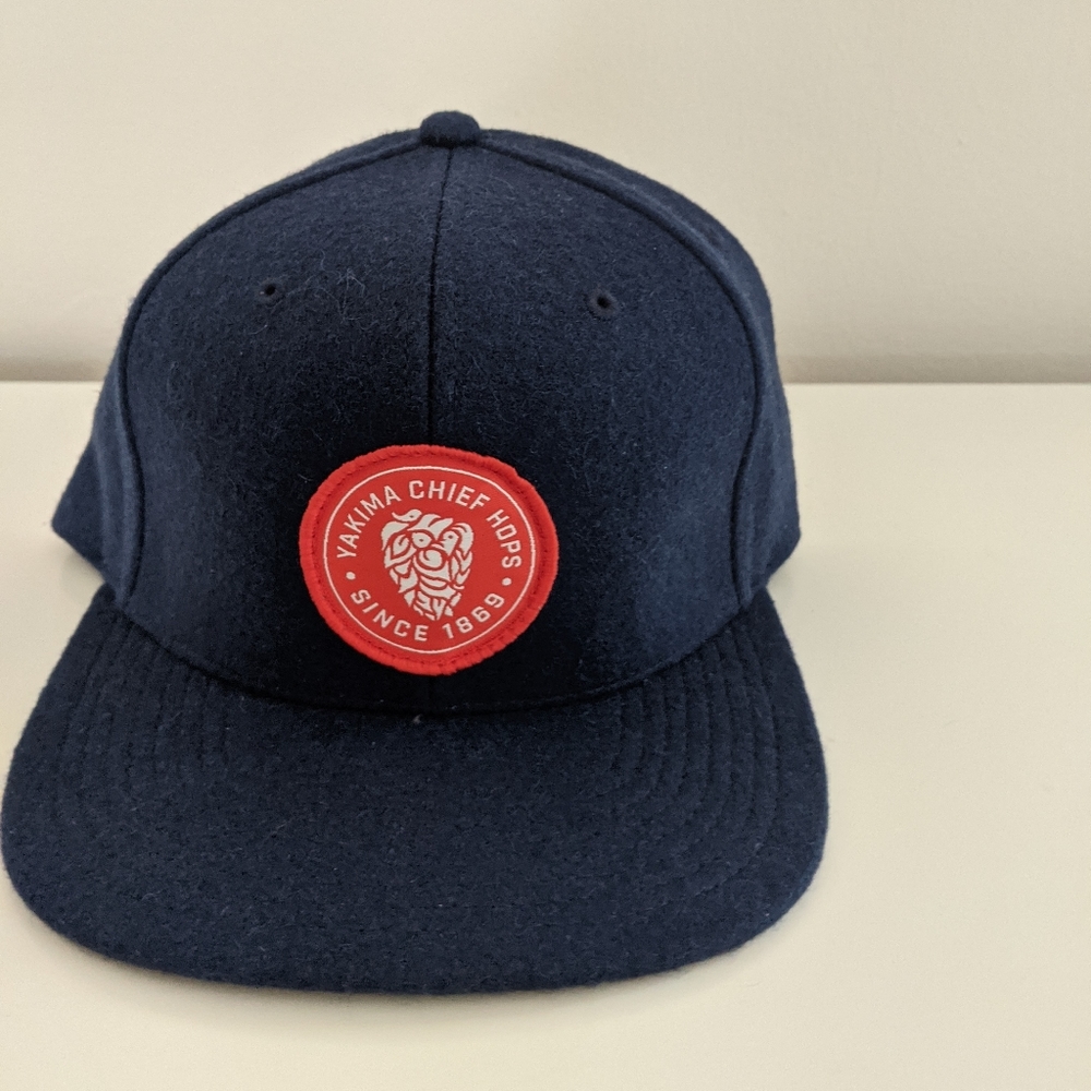 Yakima hops hat. Wool/felt navy blue brand new